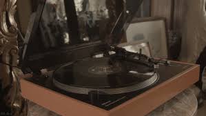 leyendasvinilo's tweet photo. Es llegar septiembre, sonar 'Amor de verano' de @DD_ManoloRamon y darte cuenta de que autumn is coming . Despedimos temporada ahora #podcast https://t.co/v2UI2E3aBw