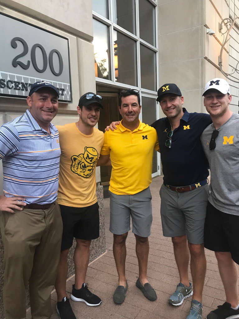 CoachPearsonUM's tweet photo. Great to see Sidney Crosby and Nate Mackinnon wearing the Maize and Blue with Turco,Fox and Coach Muckalt. Go Blue ! https://t.co/DmwnxdkVPy