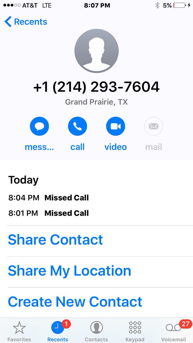 DolanRhonda's tweet photo. #dominos sucks leave for deliver at 7:35 calls at 8:02 and 8:04 and back at store by 8:07 with my pizza https://t.co/xTDowxGNFl