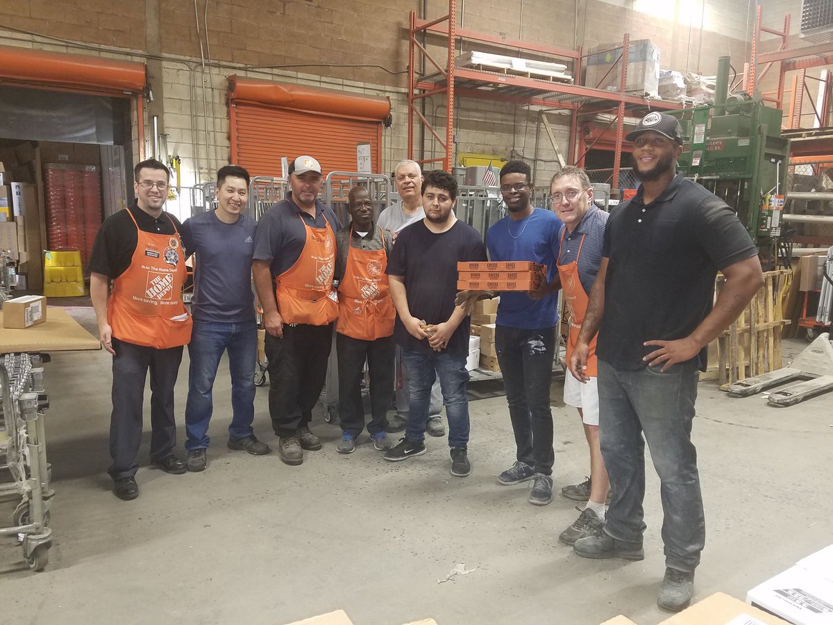 Patrick_2558's tweet photo. #MA4texas 2558 NIGHT CREW JOINING THE CAUSE. PIZZA DRIVE DONATION. @2558Frank @steven_depot @paulclymer @JoeZuniga1 https://t.co/b03gAvyUPD