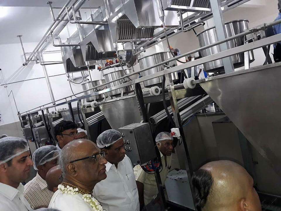 KCRARMY's tweet photo. Modern and Hygienic kitchen 5₹Meals
@KTRTRS @TelanganaCMO https://t.co/IQfxvXY3eL