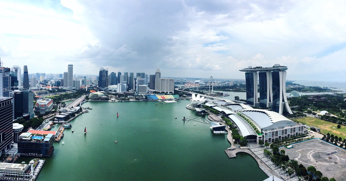 FG_BryonyAllen's tweet photo. Sunday dinner with a view! #Singapore #Level33 https://t.co/Wcm8qbY4fx