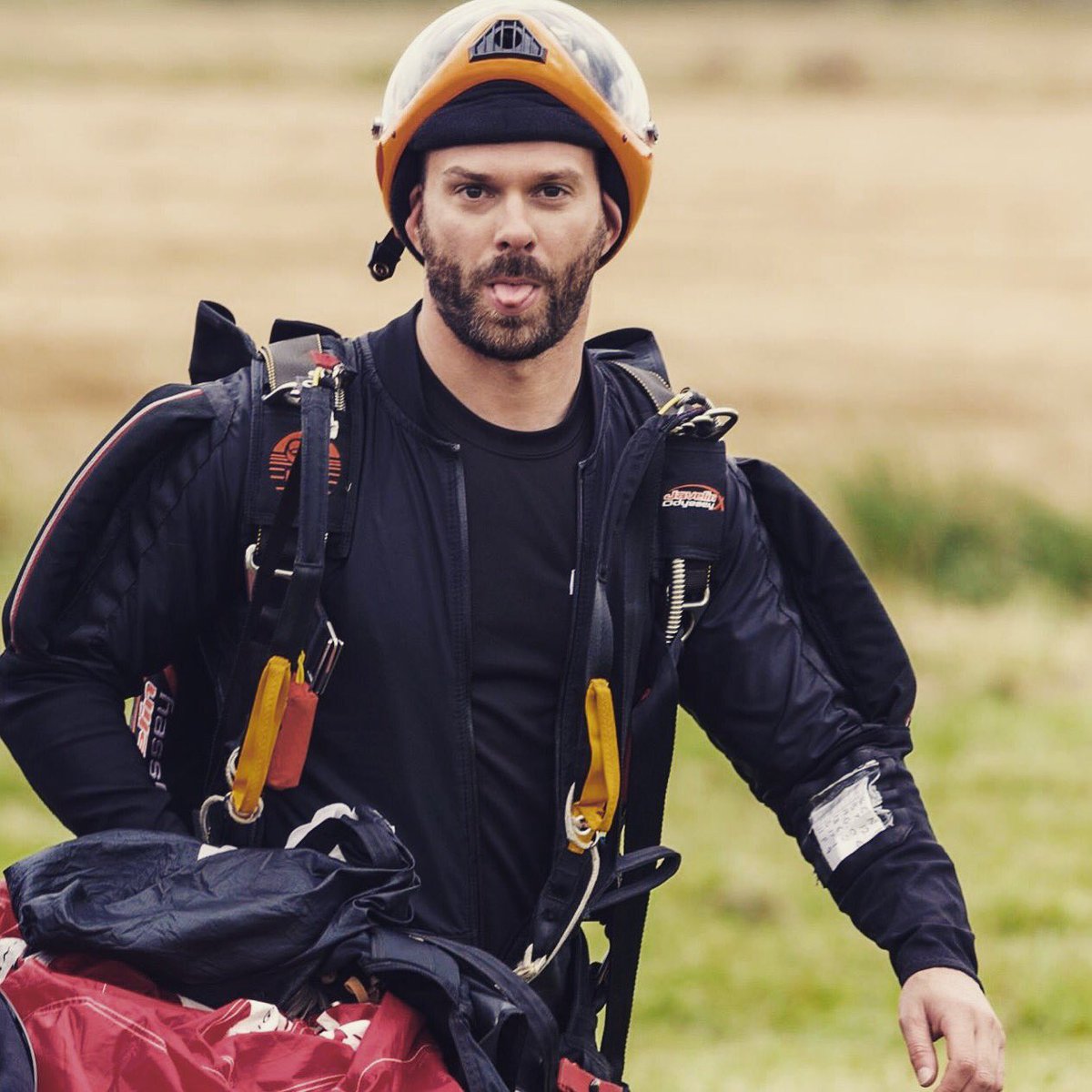 DannyFrench6's tweet photo. Taking the Nationals seriously. #skydive #skydiving #bevsuit #eros #sunpathproducts #teamhib #tongue #nationals https://t.co/GuTnJiPM5p