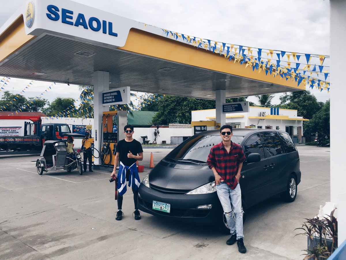 PerkinsTwins's tweet photo. On the way to SM Megacenter Cabanatuan! π #PerkinspiredTour #Seaoil #ManilaProof https://t.co/hqFYfbRdT1
