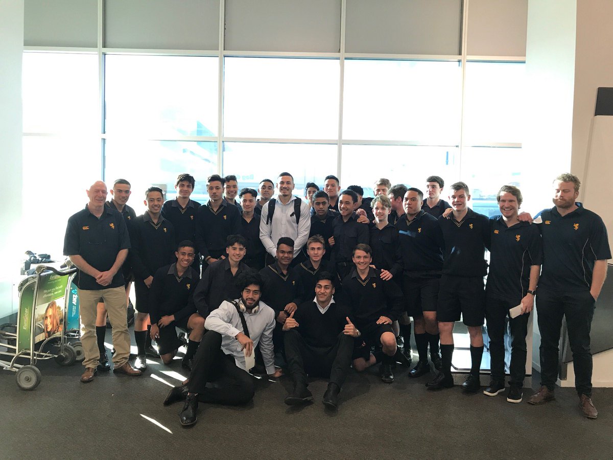 The Under 15A Rugby team spotted some familiar faces on their way to Wellington for Winter Tournament Week! #grammarpride <a href="/AllBlacks/">All Blacks</a>