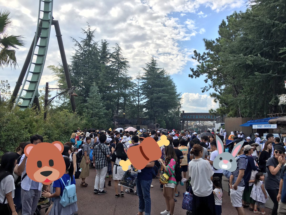 O Xrhsths Sunny Days Sto Twitter ワンピースウォーターバトル 千秋楽 15 30現在の待機状況 ウォーターワールドの退出スペースが確保されて 通路の左側に水バトの待機スペースが確保されています Usj Now