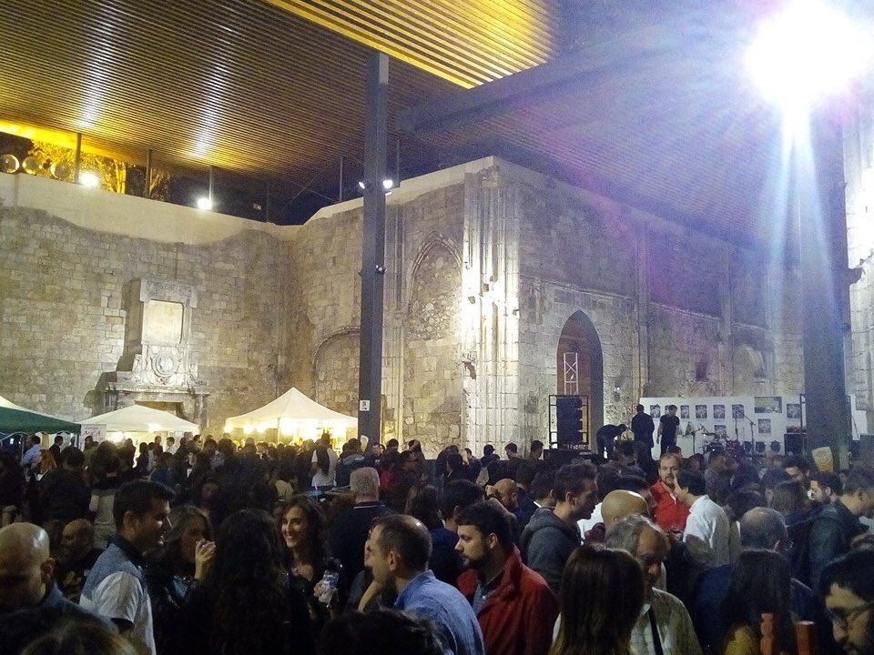 MorcillaBur's tweet photo. Qué honor poner la nota gastronómica en el acontecimiento cervecero más importante de #Burgos. Hoy más en el #Bubf2017 👏🍻❤️ https://t.co/KaJInXmdM3
