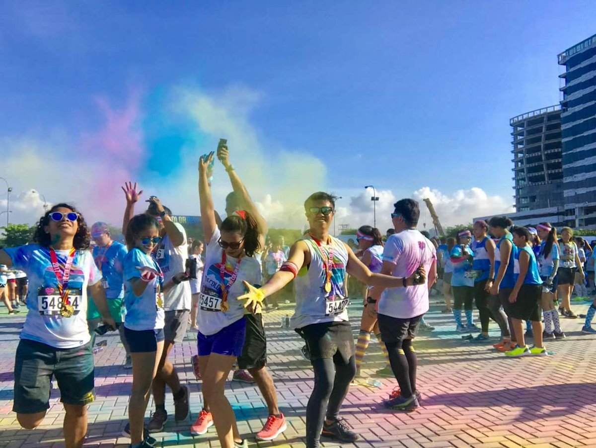 giteNg007's tweet photo. The colors of happiness 💗💙💜💛
#ColorRunPH  #HighSchoolSuperFriends #SaTotooLangTayoSquad https://t.co/IDD3nwIPz3