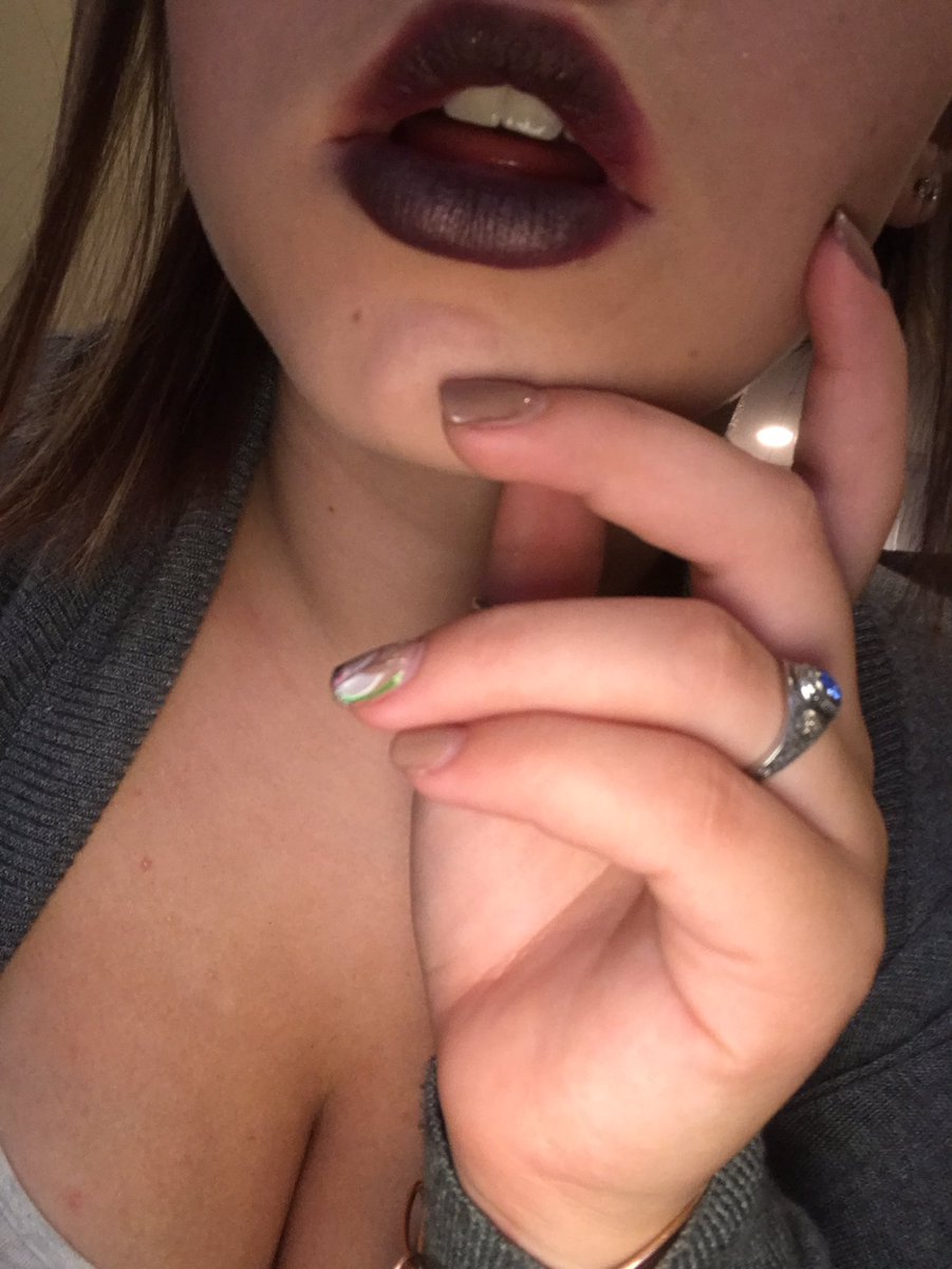 princesslux18's tweet photo. I'm kinda in a mood tn😏😈 https://t.co/s5MWPEtuzU