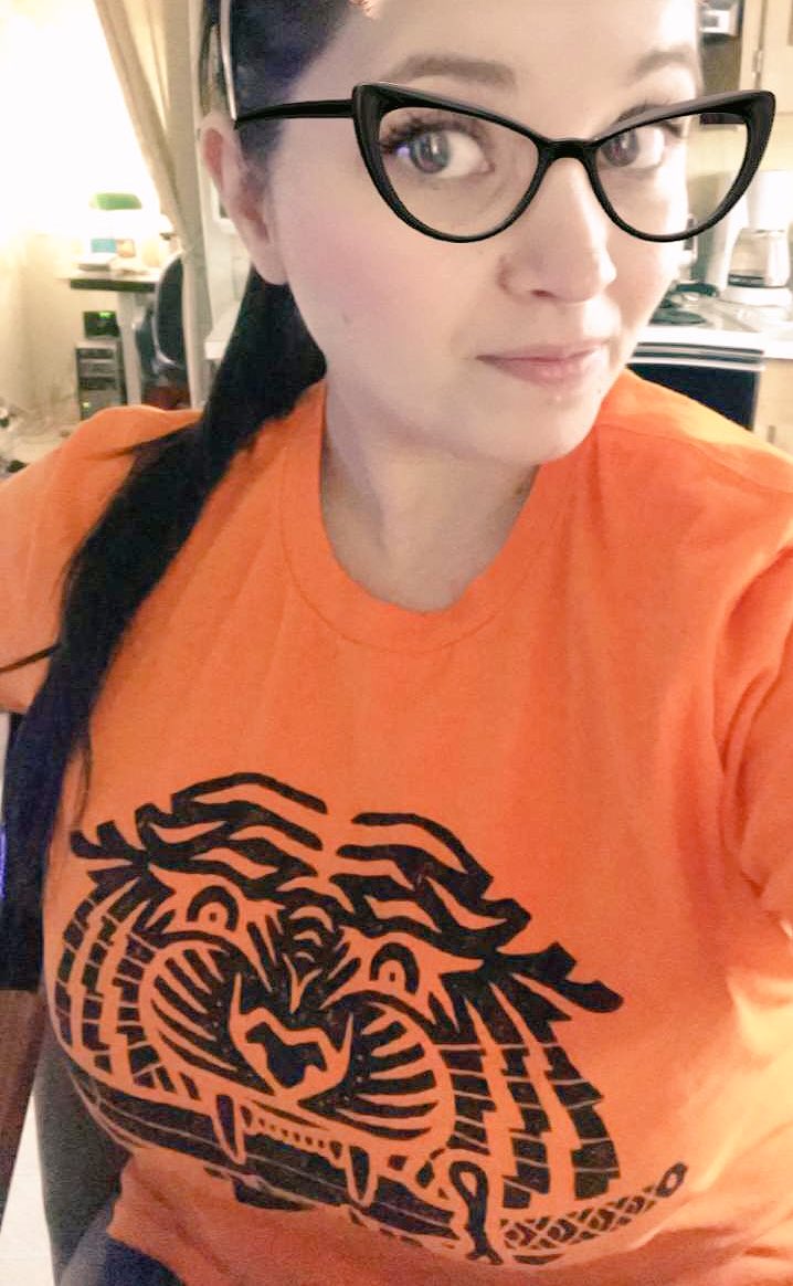 CandissNicole's tweet photo. Couldn't find any of my #LSU shirts, so I'm wearing my #ShivaForce shirt from @TheWalkingDead, @Skybound & @TheMegaBox. #GeauxTigers #TWD 🤓 https://t.co/Y5SyhmUWjn
