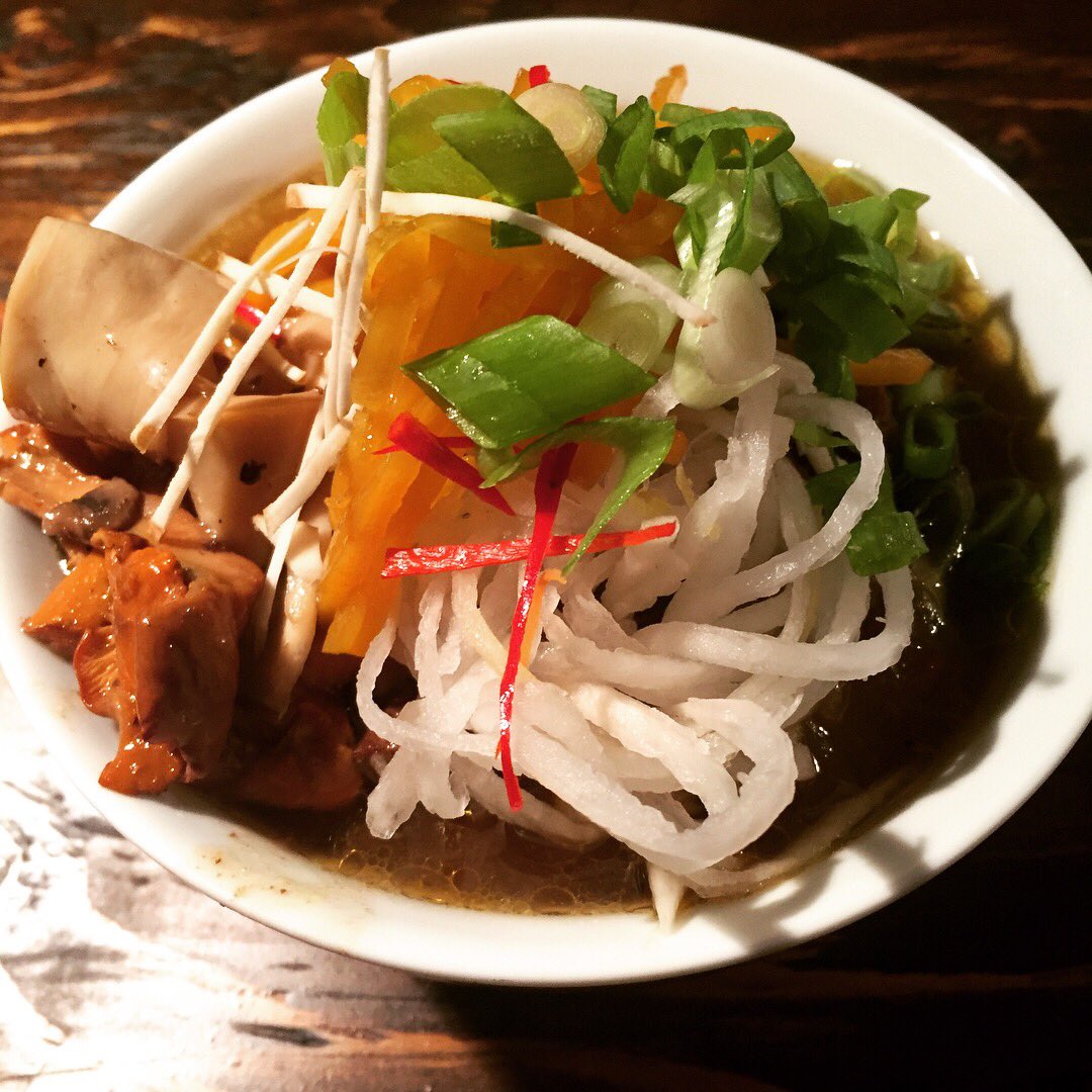 chriisbarbieri's tweet photo. #LateNightEats #StJohns #BadBonesRamen #HotNoods #Drinks https://t.co/oWg4u9cbh0