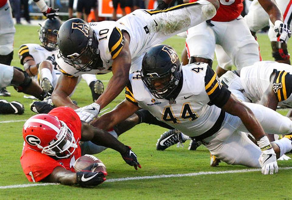 theobserver's tweet photo. Backup QB leads Georgia past Appalachian State, 31-10
https://t.co/heNk7TsbR6
@AppState_FB @FootballUGA #APPvsUGA #UGAvsAPP https://t.co/Jhwz54hlVr