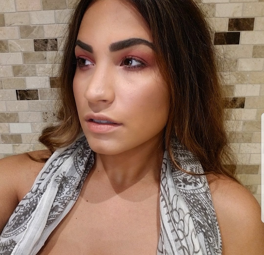 valedeluisiixo's tweet photo. Lmfao well I tried. @ddlovato #demeyebrows #inspo #rolemodel https://t.co/eQlJKEGwMv