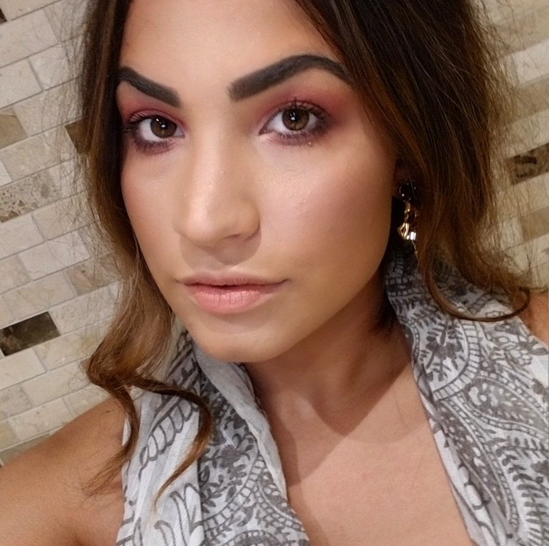 valedeluisiixo's tweet photo. Lmfao well I tried. @ddlovato #demeyebrows #inspo #rolemodel https://t.co/eQlJKEGwMv