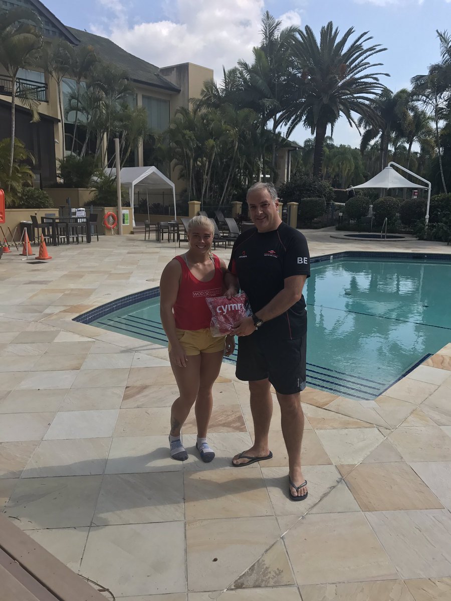 WelshWeightlift's tweet photo. Today @taylahowe received her competition lifting suit from Chair @BarryEaton7 #OneTeam #Wales #GoldCoast #Focus2018 https://t.co/smgy4uI5Qh