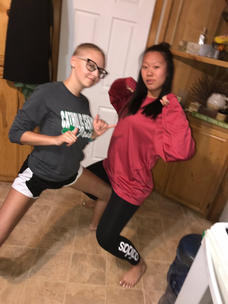 Carlyyfayee's tweet photo. Happiest birthday to one of my fav asians! Love you so much boo 💕 https://t.co/ZHPR0sn1Gu