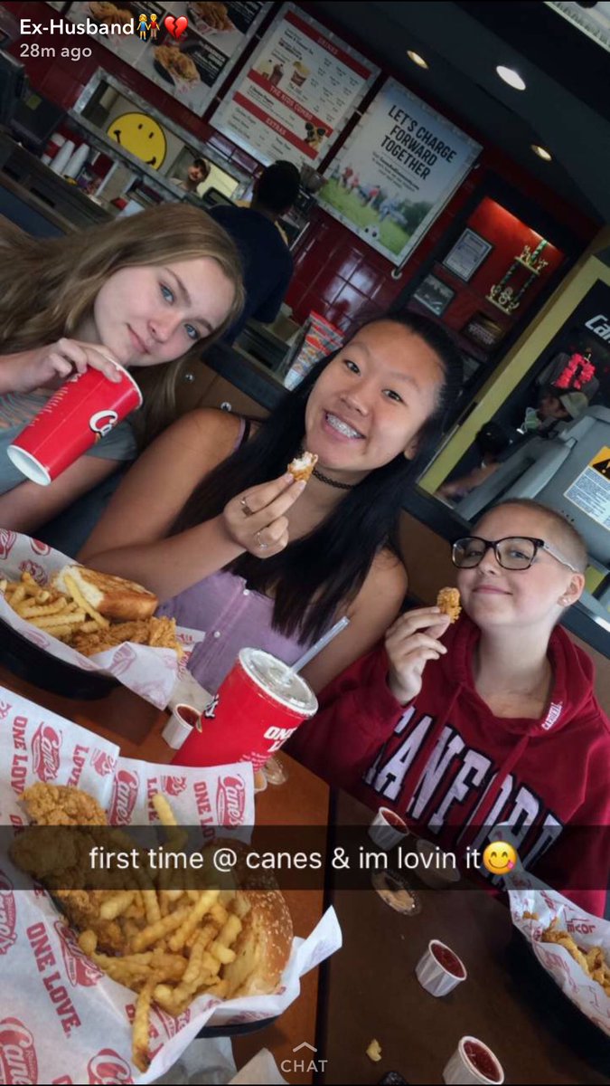 Carlyyfayee's tweet photo. Happiest birthday to one of my fav asians! Love you so much boo 💕 https://t.co/ZHPR0sn1Gu