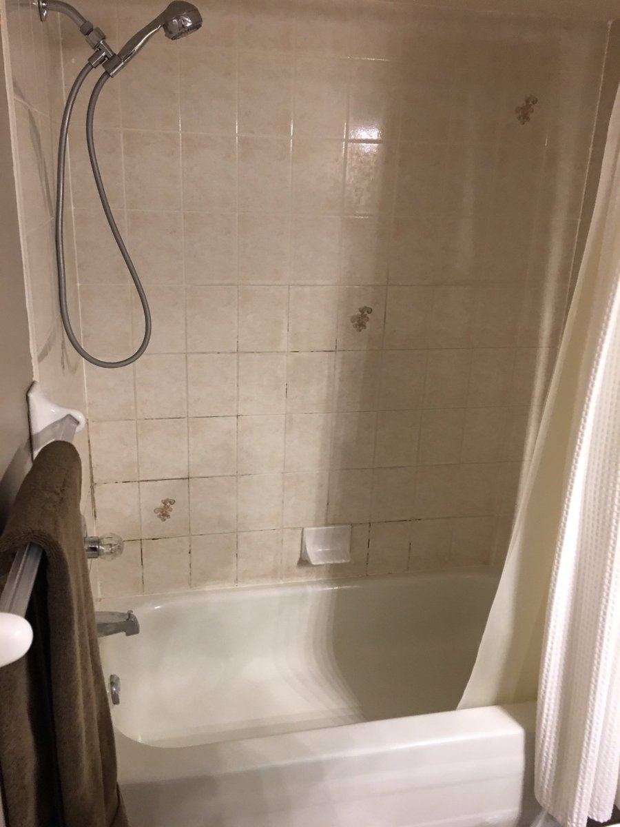WeDoItAwl's tweet photo. Before and after #tiledshower https://t.co/I4A4TAbe1b