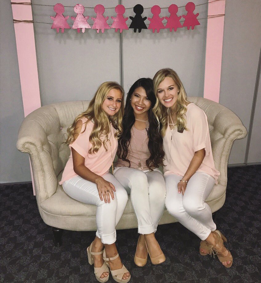 UTAZetaTauAlpha's tweet photo. Day 2 โ๏ธ We love our philanthropy and we loved having the opportunity to share our stories with you guys today ๐ #ThinkPink #ThinkZeta https://t.co/N2qmPegVsA