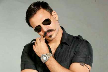 Its_AjithSI's tweet photo. Happy bday @vivek_oberoi Have a Fabulous year ahead!!😊 Try to follow this like our #Thala #Live_LetLive 👍👍 https://t.co/MC2tzXO0Zq