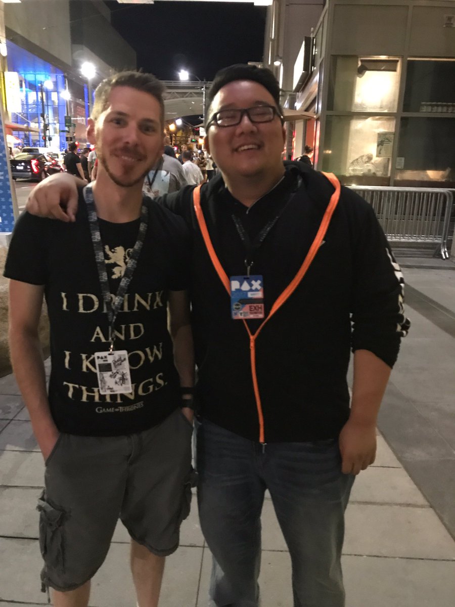 2GuysTekJon's tweet photo. I found another dude! Have a great pax! #aoruspaxwest https://t.co/0MlZZV3P0K