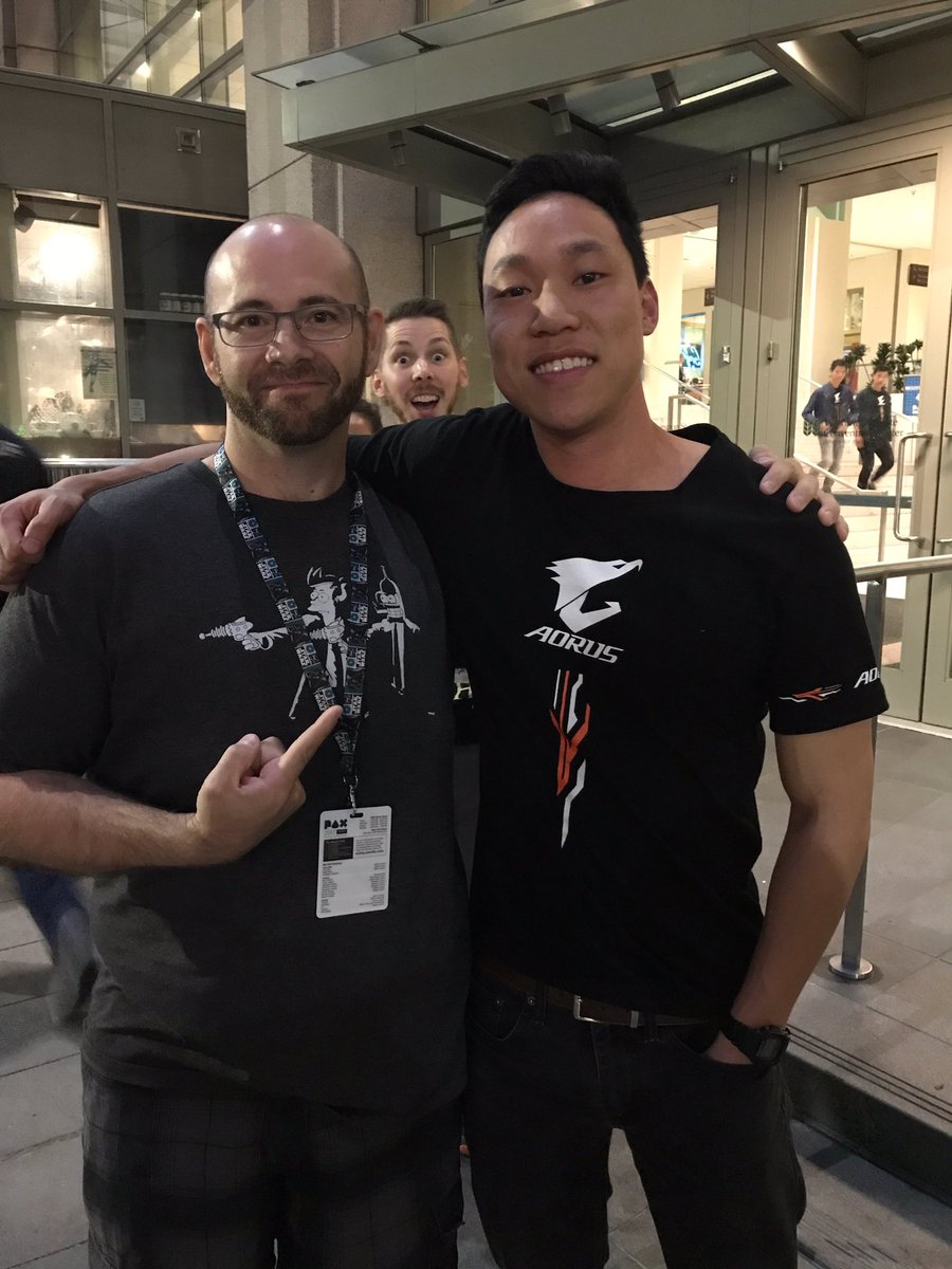 2GuysTekRich's tweet photo. Well look who I found?! #aoruspaxwest https://t.co/7AwWfYcuaB