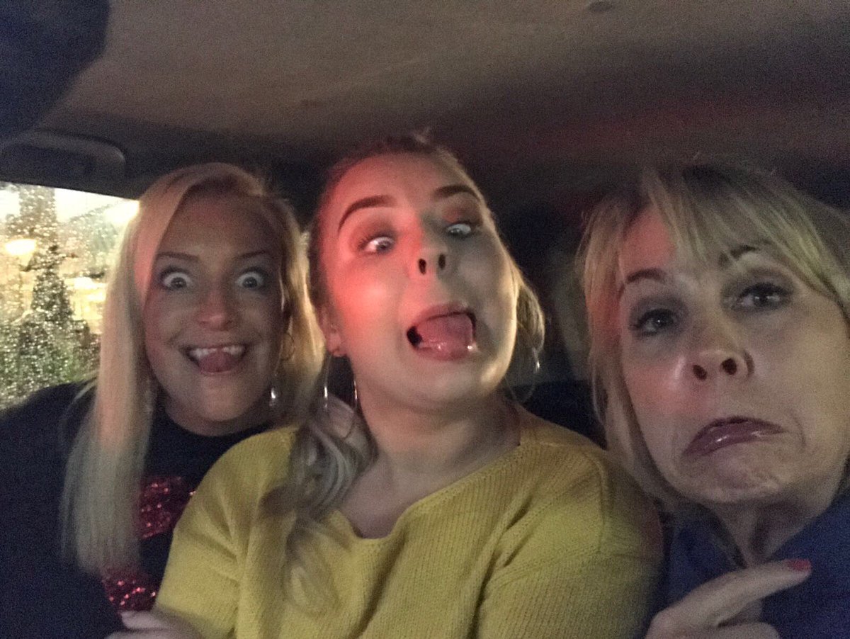 jukebox5's tweet image. The morning after Clare &amp;amp; Pauls wedding #themeanfiddler #upshow