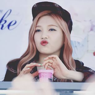 yejiapsabitubii's tweet photo. @WhoGoatQueenxx @RVsmtown @rvelites @SMTOWNGLOBAL @RedVelvetUpdate That genuine laugh of yours is our happy pill. Celebrate your birthday with a splash. With love, your bbyu fam. 💚🐥🐸 #HappyJoyDay #Joy https://t.co/owXod8rsbZ