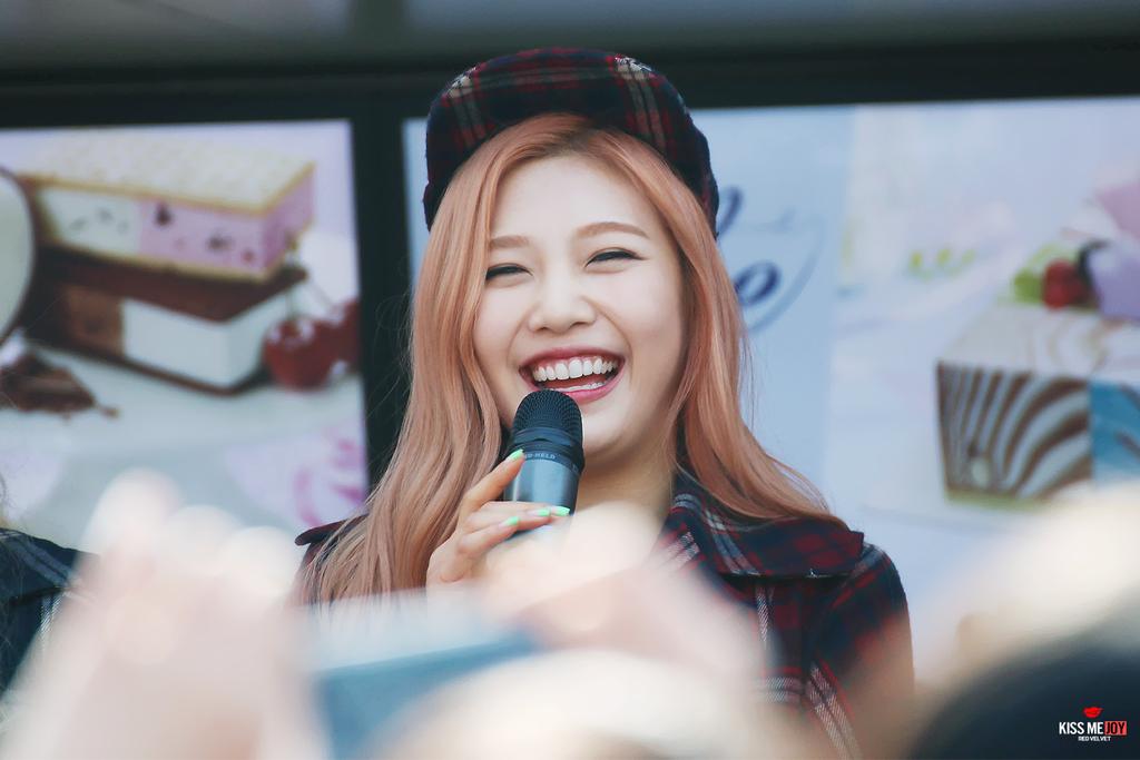 yejiapsabitubii's tweet photo. @WhoGoatQueenxx @RVsmtown @rvelites @SMTOWNGLOBAL @RedVelvetUpdate That genuine laugh of yours is our happy pill. Celebrate your birthday with a splash. With love, your bbyu fam. 💚🐥🐸 #HappyJoyDay #Joy https://t.co/owXod8rsbZ