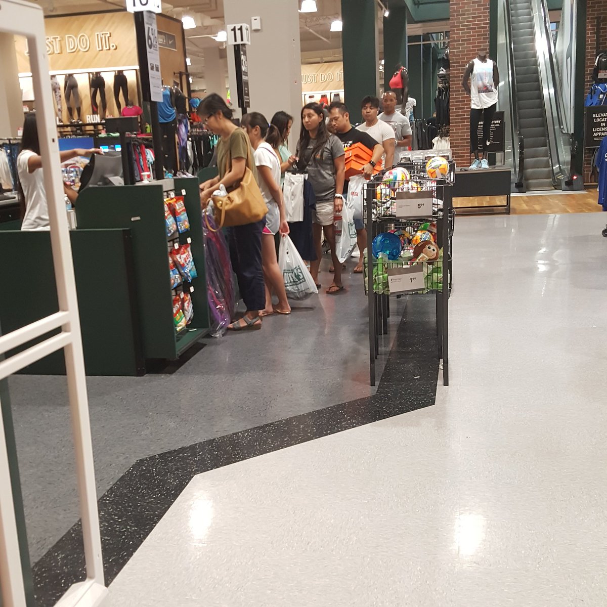 dicks sporting goods teva