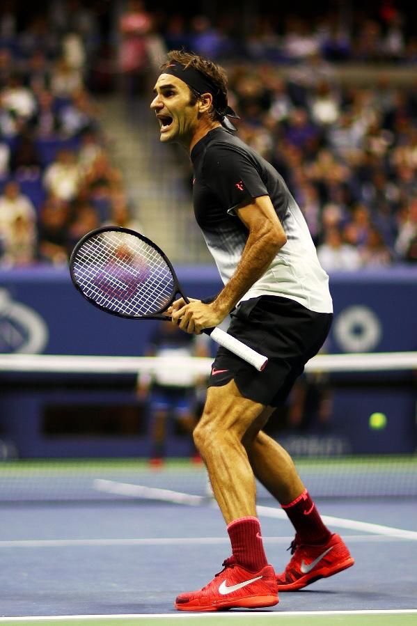 RogerFedererPe_'s tweet photo. Primer partido con las Zoom Vapor Flyknit 👟
Será que el cambio de zapatillas ayudó? 😉 https://t.co/dWvkbfqJFY