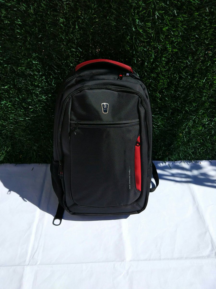 TopMochila's tweet photo. ¡Para los amantes del rojo y el negro!😙 Elegante y práctica... 👌 https://t.co/ZhrDCT1Yh5