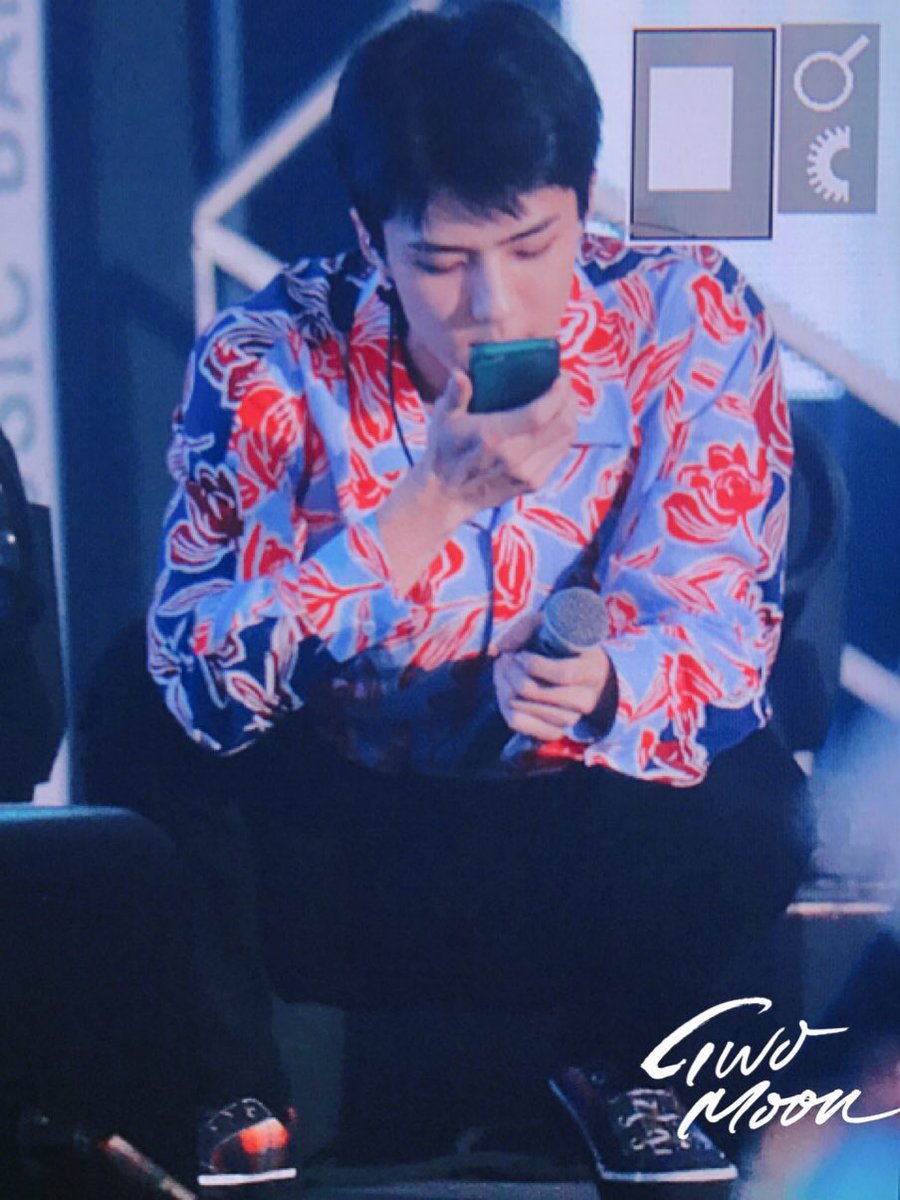 61CY1485's tweet photo. 아 진짜 오세훈ㅋㅋㅋㅋㅋㅋㅋㅋㅋㅋㅋㅋㅋㅋㅋㅋㅋㅋㅋㅋㅋㅋㅋ팬분 핸드폰으로 셀카 찍어준 후에 잘못 눌러서 이렇게 또 찍혔나봐ㅋㅋㅋㅋㅋㅋㅋㅋㅋㅋㅋㅋㅋㅋㅋㅋㅋㅋㅋㅋㅋㅋㅋㅋ 귀여워서 어떡해 진짜 https://t.co/eXFFBBeyc1