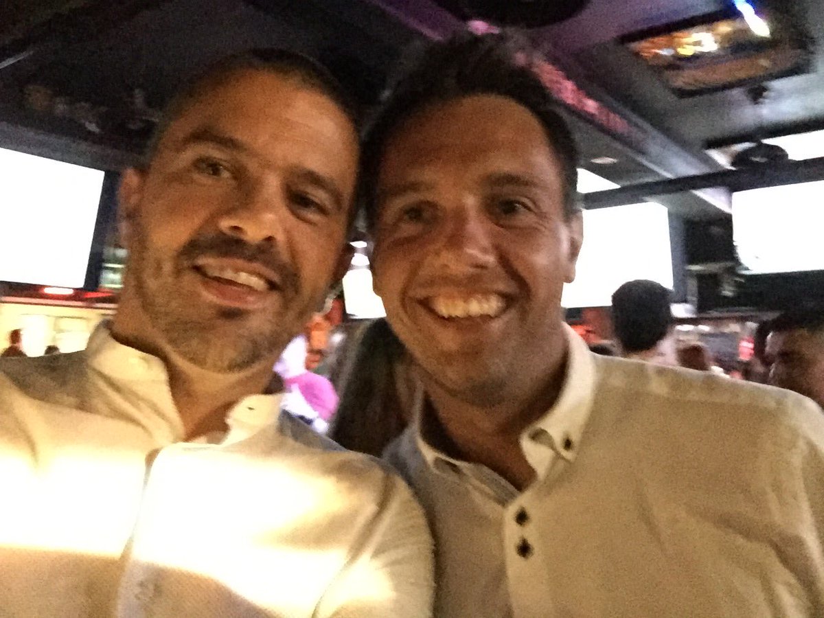 jukebox5's tweet image. The sophisticated part of the wedding party #upshow #themeanfiddler