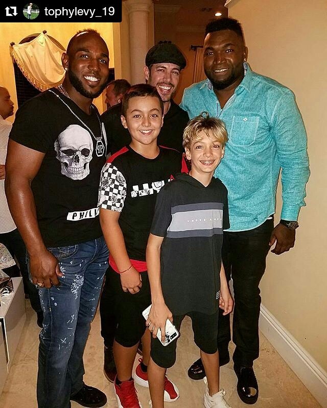 csagnes_5's tweet photo. @willylevy29 @davidortiz #Repost tophylevy_19 🎂🎉🙌 @willylevy29 @davidortiz thebigbear13ozuna jjonathanlevy11 #willysbday https://t.co/0f6q1nPgJm https://t.co/1HYGTiUlwL