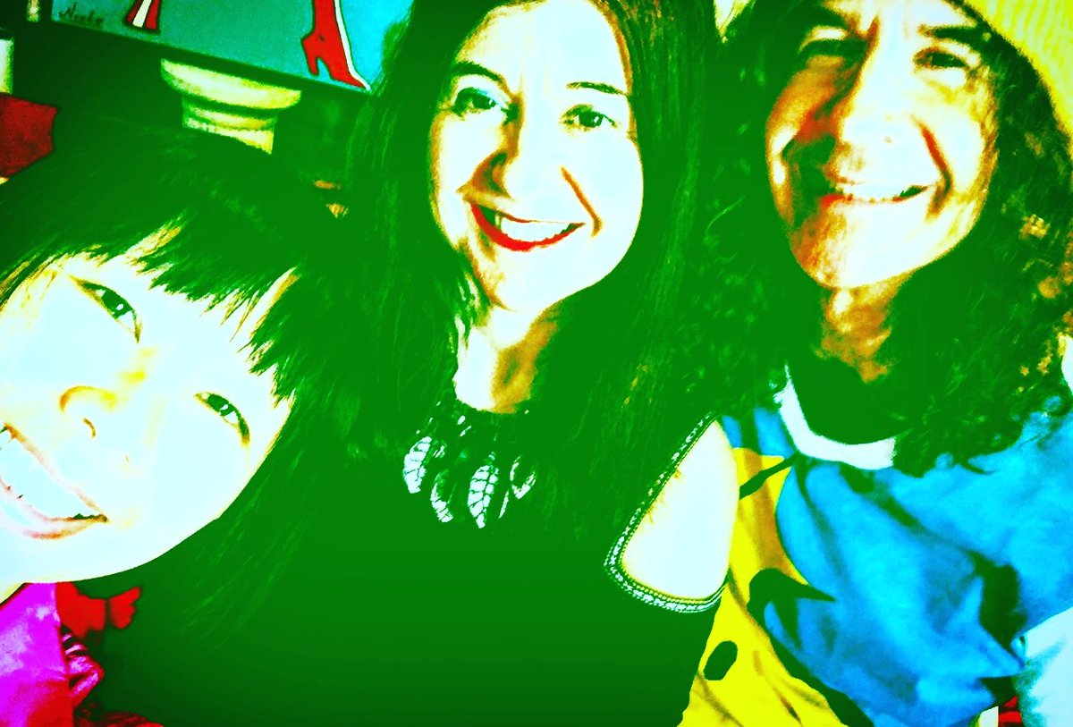NickolasHadzis's tweet photo. Selfie of my sister our friend & I we took today #friends #family #funvisit #nicegirls #prettygirls #colourphotography #niceboy https://t.co/krvGOa8XsO