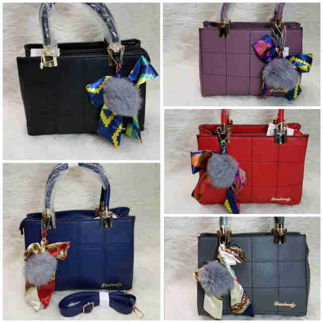 devLinshop's tweet image. Tas fashion wanita M08 Size 20x27cm dapat tali panjang 165rb #tas #tasmurah #tasbatam #tasfashion #jualtas #jualantas #jualan #olshop #murah