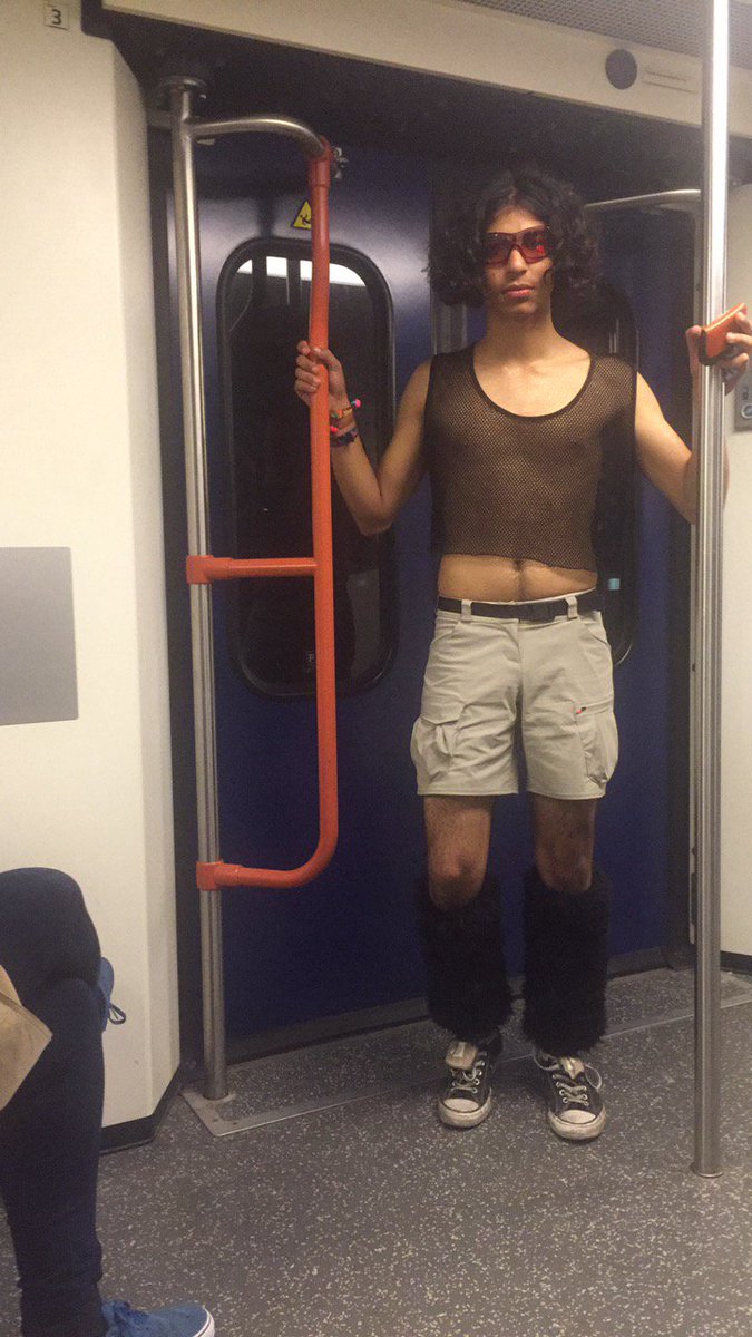 Arialphabet's tweet photo. @NS_online leuke reis met de beste conductrice ooit van rdam naar dhaag om 5:36. Ze verdedigde onze outfits zelfs tegen dorpelingen. Held ! https://t.co/oIMzdW2Bal
