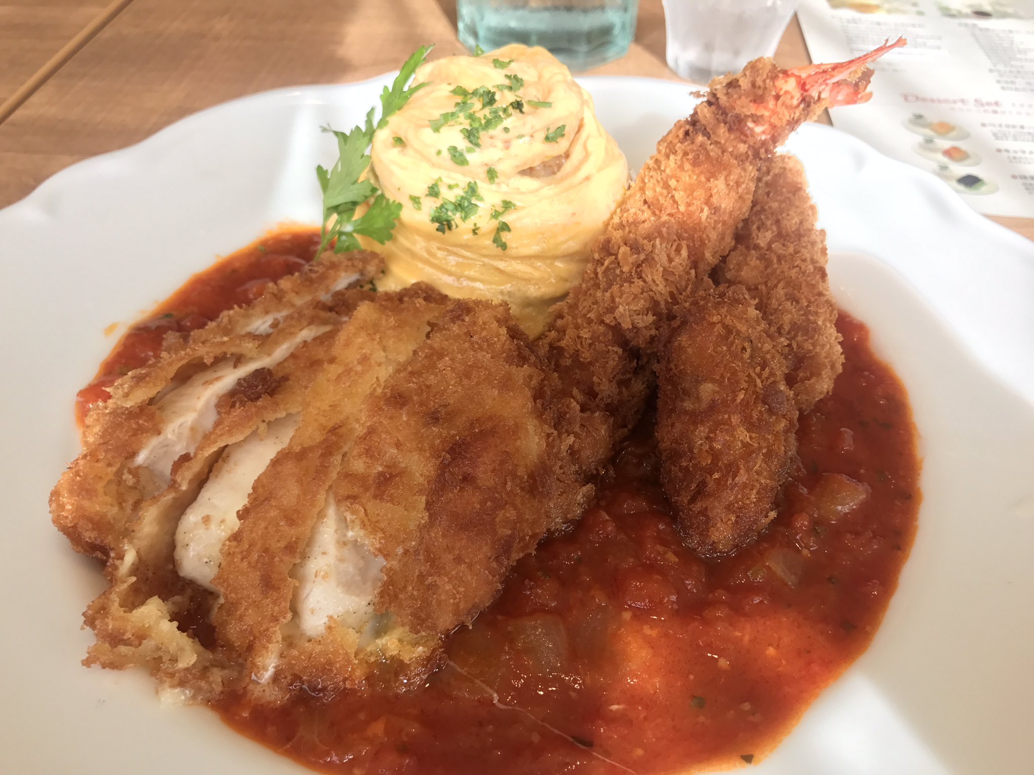 Al Twitter チーズカツレツとカニクリームコロッケで口の中ヤケドした 気をつけてはいたんだが 予想以上に熱々だったんだ Twitter