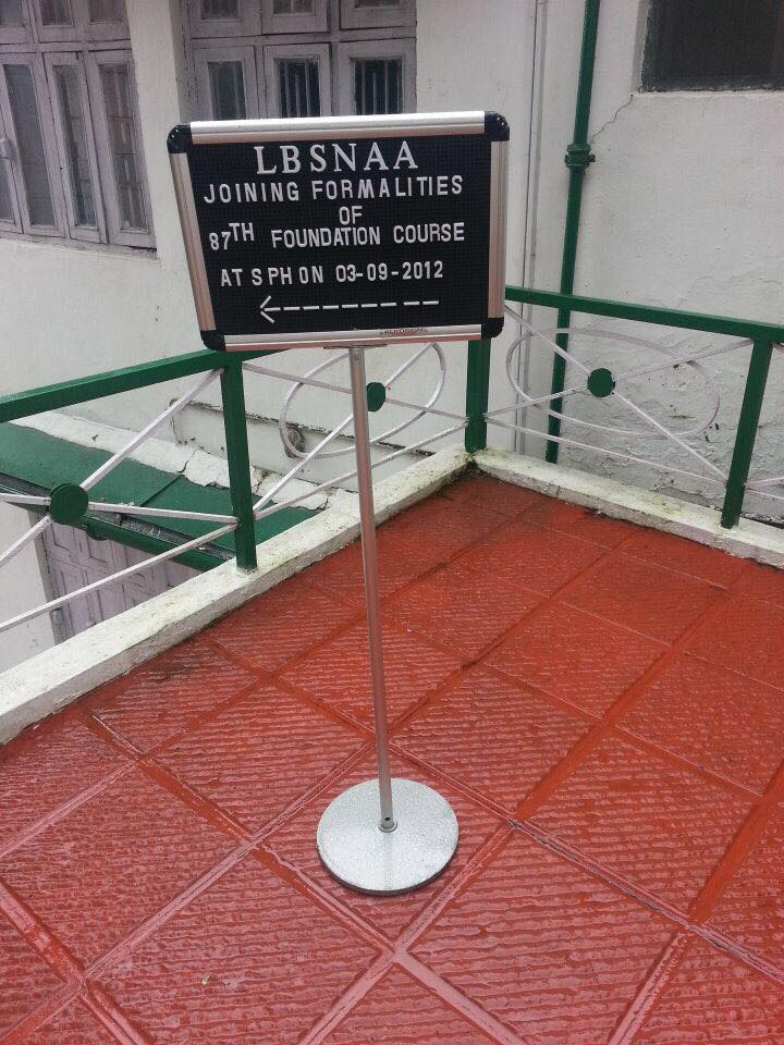 HarleenParmar's tweet photo. 5 years of being bureaucrat. Time flies!! Congratulations batch 2012🎉🎊 (Picture courtesy my batchmate) @Alumni_LBSNAA https://t.co/ed1oV7r7fF