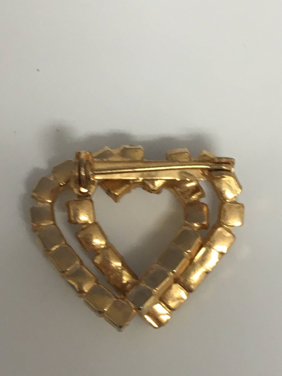buyingvintage's tweet image. Double Heart Rhinestone Pin Brooch tuppu.net/cd3dfb9 #MyNewTag #Etsy #RubyBirthstone