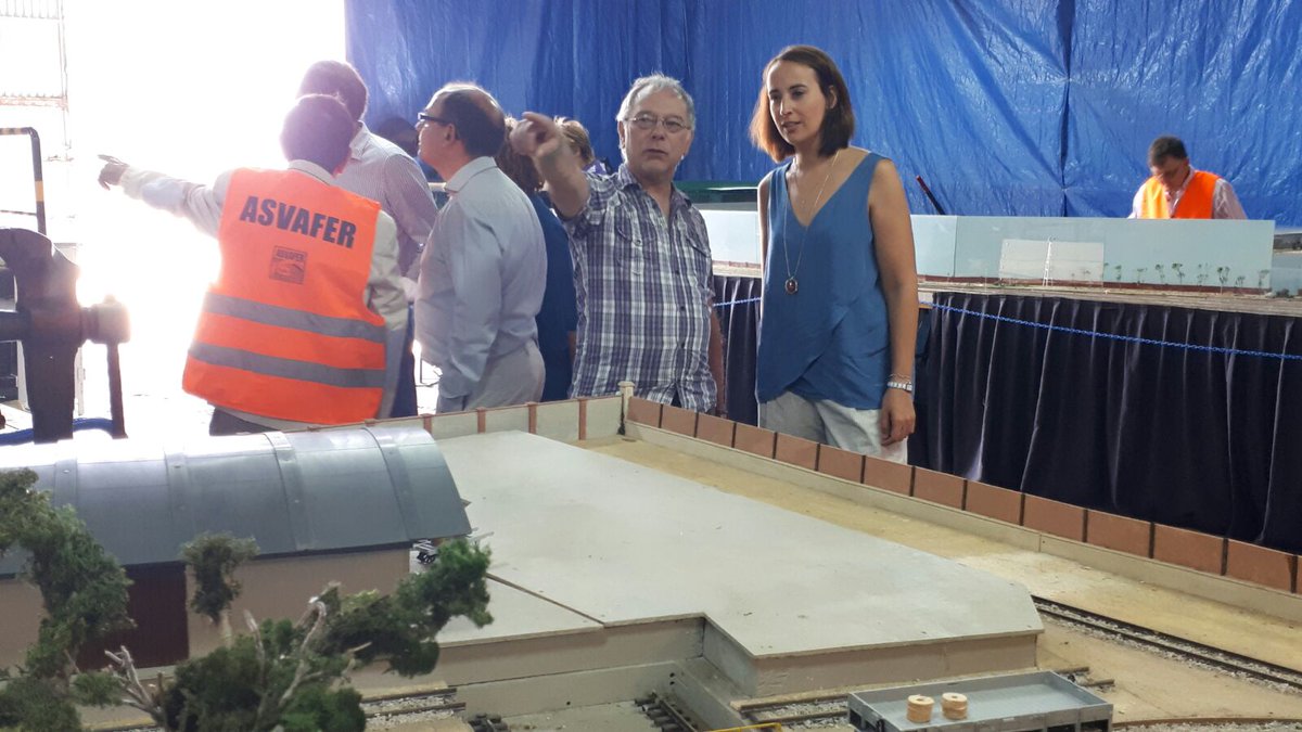 CsValladolid's tweet photo. 🚂 @pilar_vtomas visita la Estación de La Esperanza en la Inauguración de la XXVI Exposición Ferroviaria de #ASVAFER https://t.co/OYoBCDRI1W