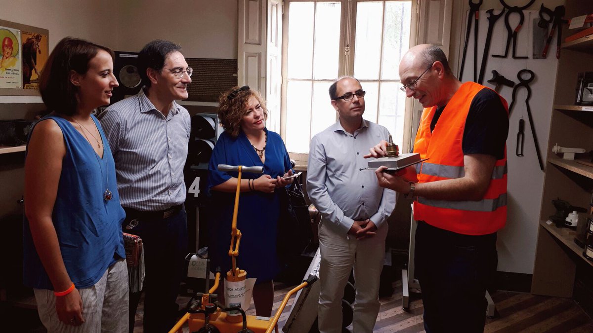 CsValladolid's tweet photo. 🚂 @pilar_vtomas visita la Estación de La Esperanza en la Inauguración de la XXVI Exposición Ferroviaria de #ASVAFER https://t.co/OYoBCDRI1W
