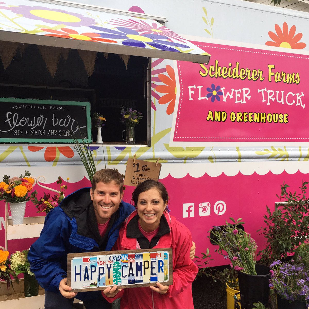 great time yesterday in #Dublin &amp; our new friends The Scheiderer Farms Flower truck provided Smiles &amp; colorful #flowers