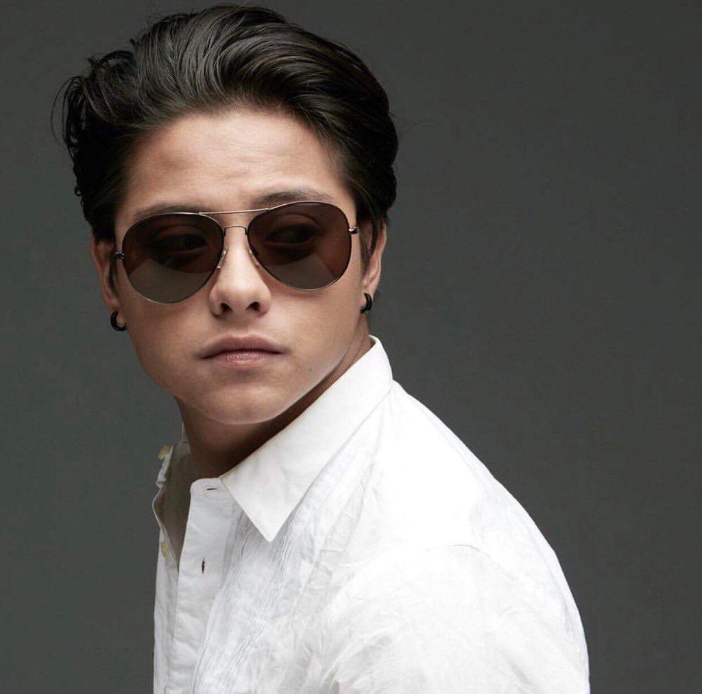 SmileForDaniel's tweet photo. SIX

• EVERY • RETWEET • COUNTS •

#PushAwardsKathNiels https://t.co/JqqfGkAGYY