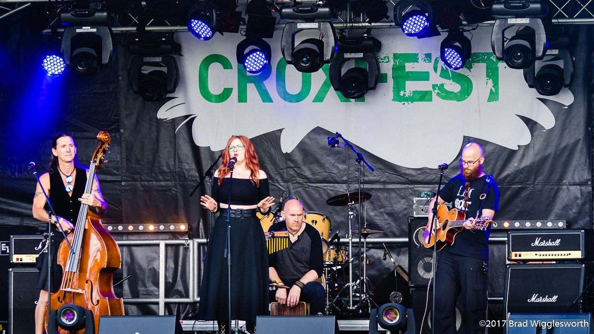 BradWiggs's tweet photo. The wonderful @DodoBones playing @CroxfestCroxley yesterday. Class act that I wish had been given a double-slot later in day #Croxfest https://t.co/eKiqkEIA3Q