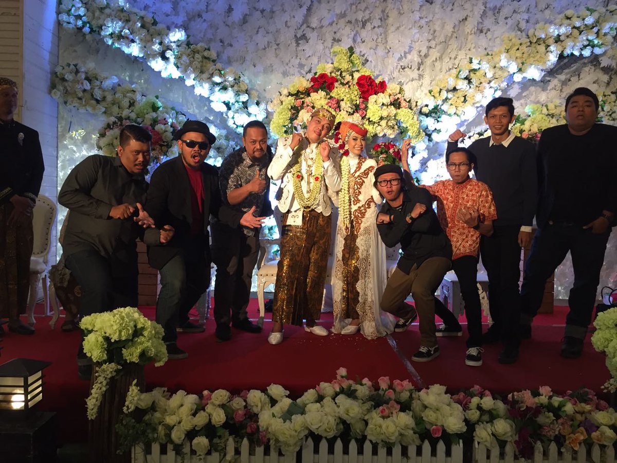 Uyee, seduh tiup sruput"@belukarstore: Selamat menempuh hidup baru bung <a href="/Kukuh_Hadi/">kph</a>. Jgn lupa seduh "kopi"-nya 😁😁😁 "