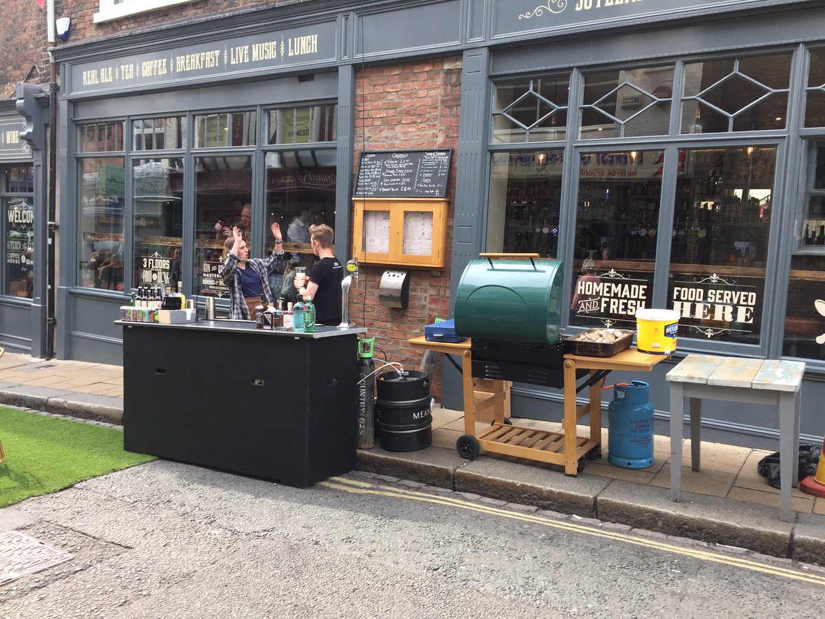 fossgatefest's tweet photo. Big up to @sutlersbaryork & their cracking #BBQ & #drinks! #visityork #FossFest #york https://t.co/OO0CuwNptX