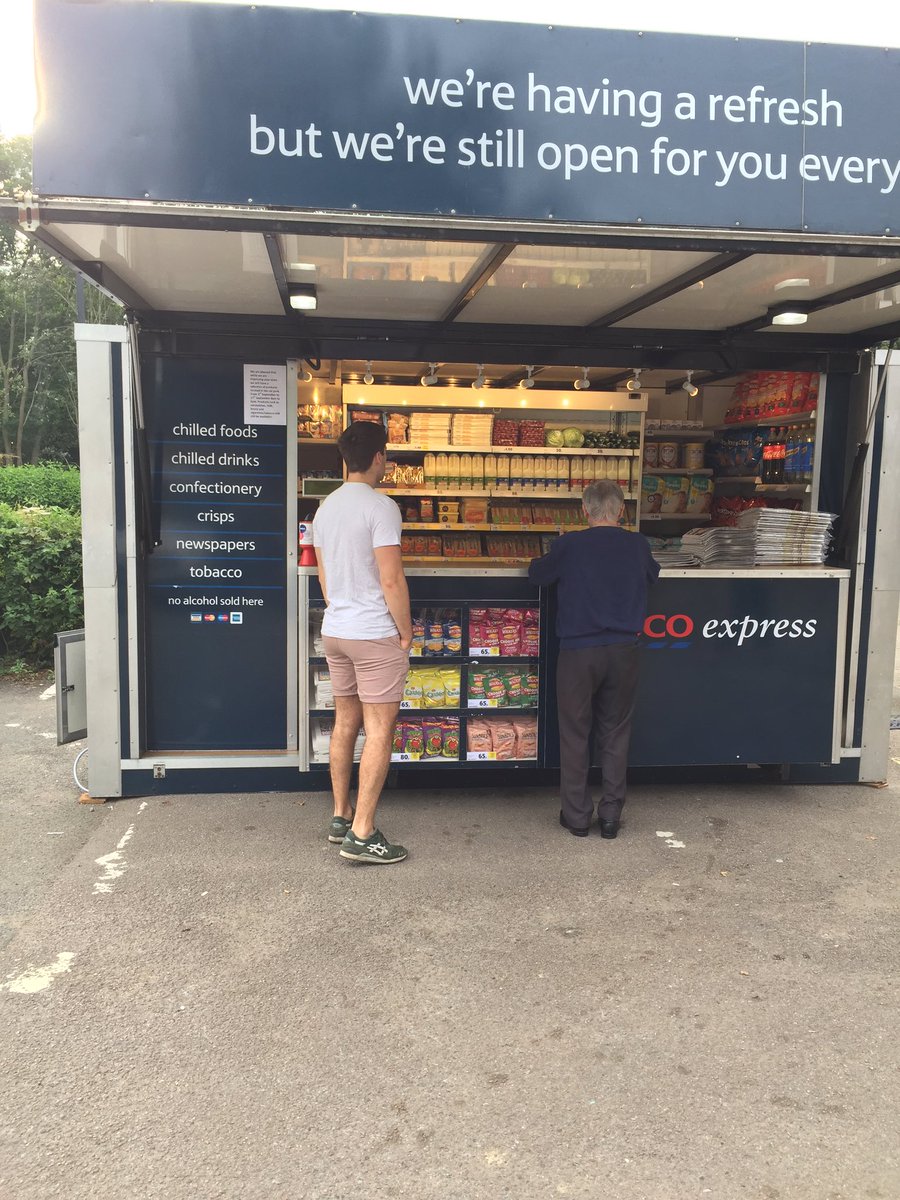 lydiabennett1's tweet photo. The pop up shop is up and running Forida doing a great job keeping the customers  happy https://t.co/Nn6GBv3ABN