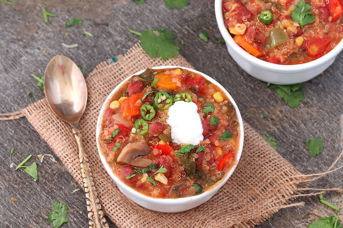 Quinoa Chili In #InstantPot - Ready in #15minutes 

Recipe link cookingcarnival.com/quinoa-chili-i…

#Healthy ✓
#Vegan ✓
#Quick✓
#Easy ✓
#Satisfying ✓